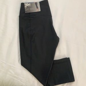 Nike black Capri leggings NWT sz M